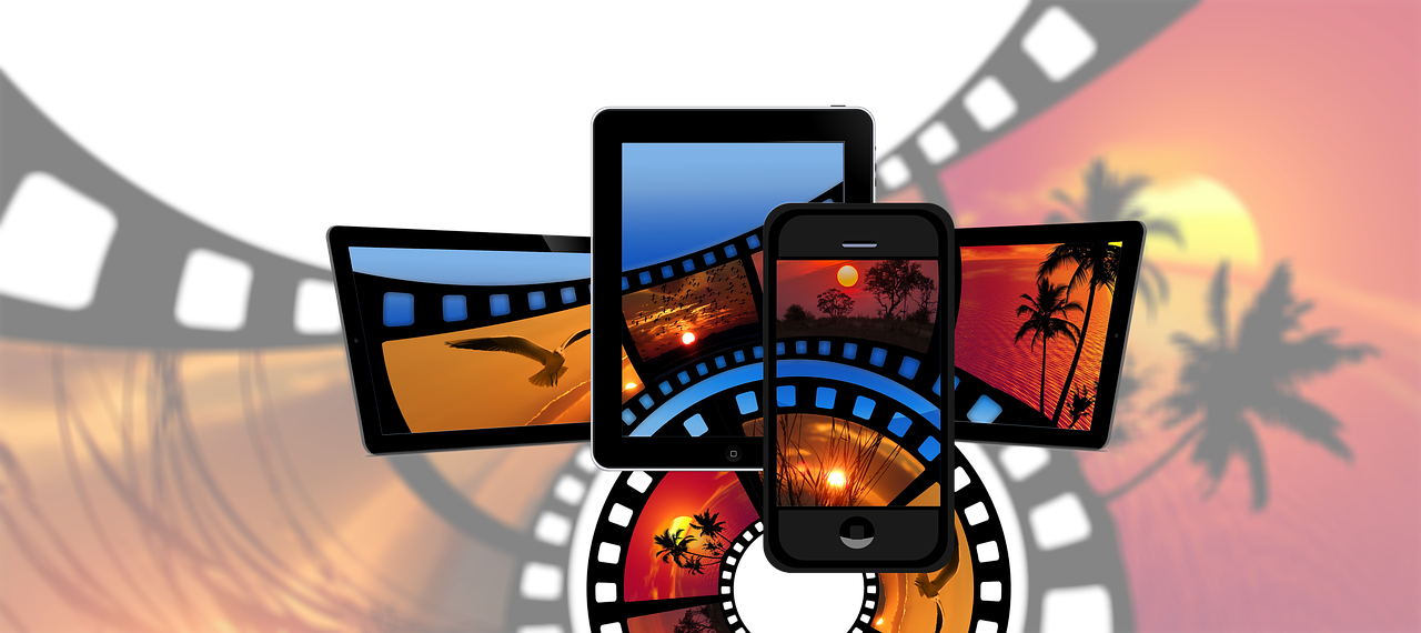 movie, filmstrip, smartphone-2643100.jpg